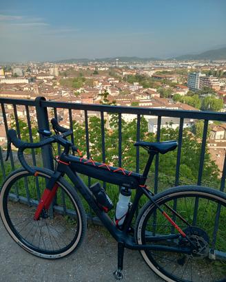 cube nuroad  carbonio grx 