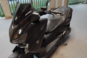 Yamaha X-Max 400