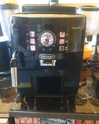 macchina caffe Magnifica Delonghi