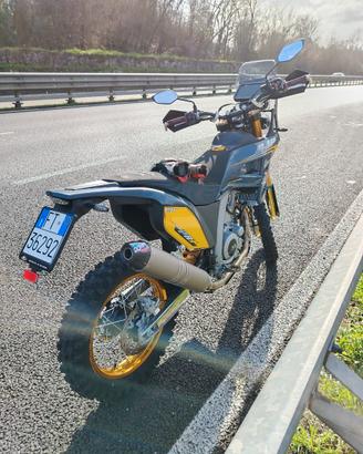 AJP PR7 650 GOLD EDITION 2026 5600km CON KIT DOMA