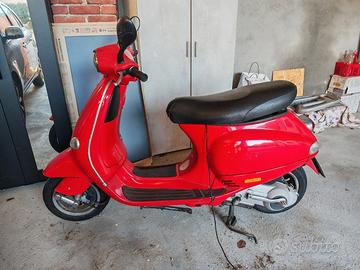Vespa 125 Rossa