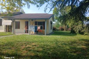 Vendita casa indipendente con capannone