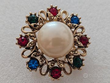 Spilla Vintage regale con Perla centrale e Cristal