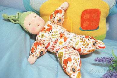 Bambola doudou da lettino con lana vergine