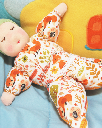 Bambola doudou da lettino con lana vergine