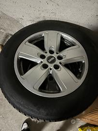 Cerchi in lega con gomme invernali mini countryman