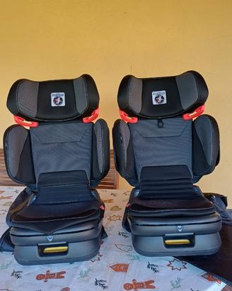Seggiolini auto Peg Perego completi di custodie.