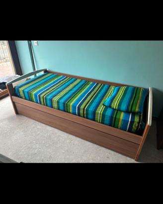Letto singolo con letto estraibile 
