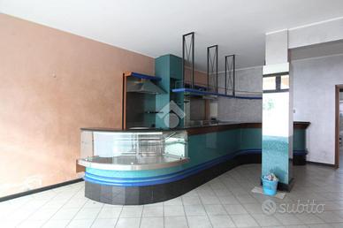 NEGOZIO A VILLA D'ALMÈ