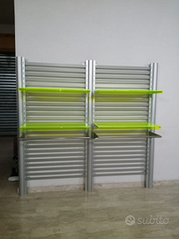 Scaffalatura/espositore in metallo satinato