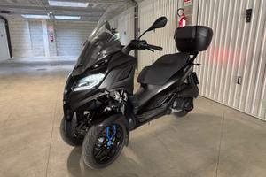 Piaggio MP3 310 Sport con ACCESSORI