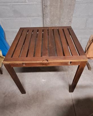 Tavolo con n. 6 sedie in legno