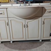 Mobile bagno con lavabo incassato