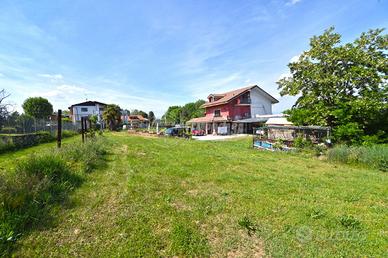 VOLPIANO VILLA INDIPENDENTE SU QUATTRO LATI CON GI