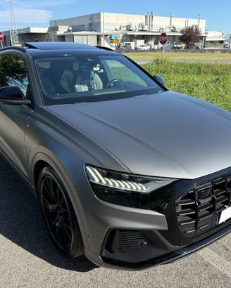 Audi Q8 55 TFSI quattro tiptronic Sport