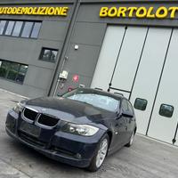 BMW 320D E90 per ricambi usati 204D4