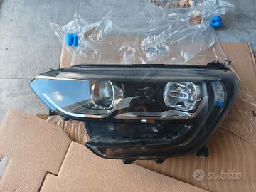 RENAULT MEGANE 4 FARI ANTERIORI