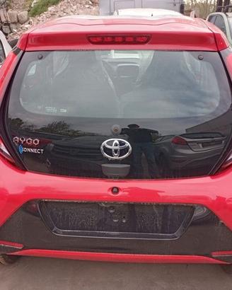 portellone paraurti fanalini porte Toyota aygo