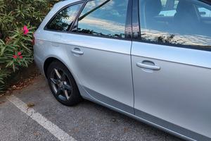 Audi a4 avant 2011 156 km 10000 trat. 
