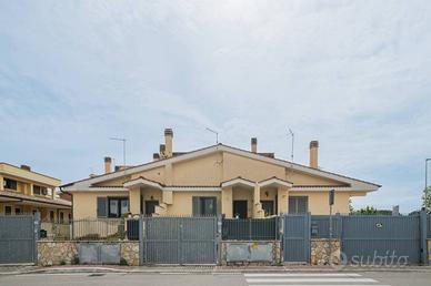 Villa di 126 m² con 5 locali a Fiumicino