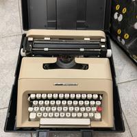 Macchina da scrivere lettera 35