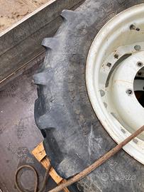 Gomme strette New Holland 4050 280/85R24