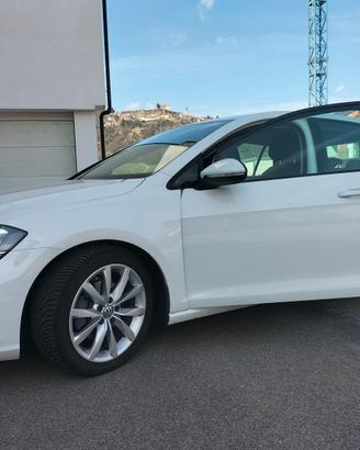 VOLKSWAGEN GOLF 1.6 TDI 115