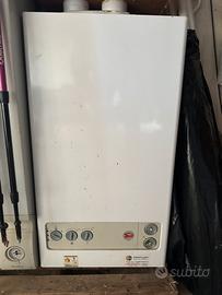 Caldaia a gas Sile, riscaldamento e acqua calda