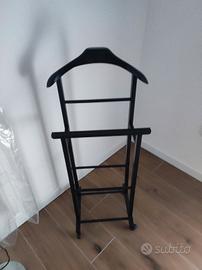 Servo muto con rotelle