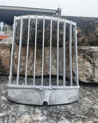 Griglia frontale per trattore d'epoca Fordson