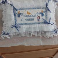 cuscini fatti a mano con ricamo 