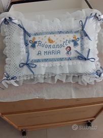 cuscini fatti a mano con ricamo 