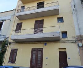 Casa indipendente con 3 appartamentini P/7