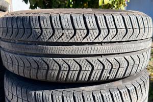 Gomme 205/55/16 4 stagioni Pirelli