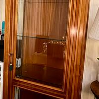 Vetrina in legno di noce