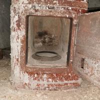 Stufa in cotto antica