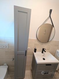 mobile bagno con colonna specchio 