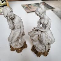 Coppia statuine vintage in alabastro stile