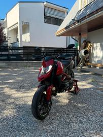 Hypermotard 950