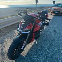 Ducati stretfigther v4