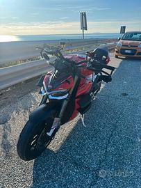 Ducati stretfigther v4