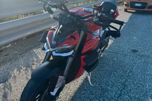 Ducati stretfigther v4