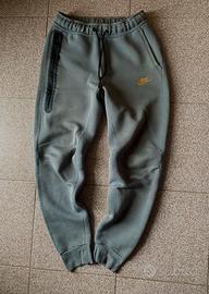 Pantaloni tech nike (s)