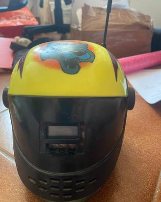 radio AM/FM vintage a forma di casco