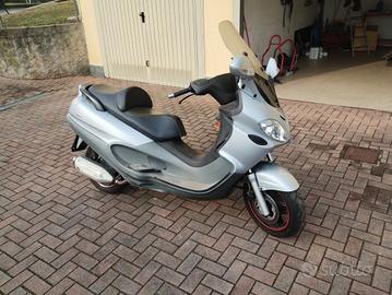 Scooter Piaggio X9