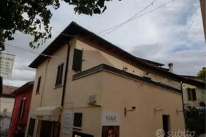 Abitazione con terrazzo e cantina
