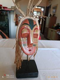 Maschera Tribale Africana su Piantana