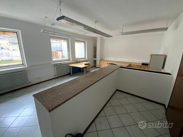 Ufficio su due livelli a Bolzano centro