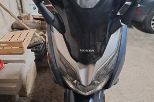 Honda Forza 300