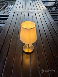 Lampada da tavolo dorata – usata una sola volta